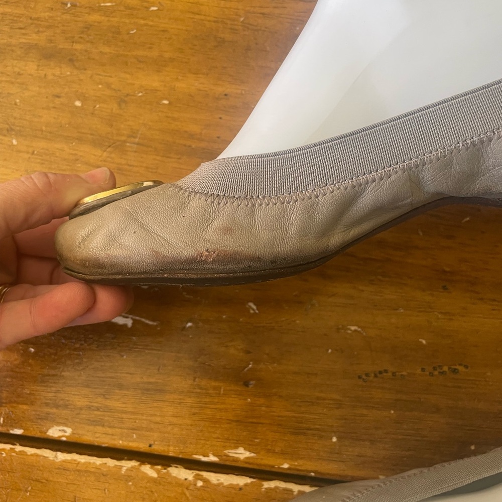 Tory Burch Caroline Gray Leather Ballet Flats Elastic Ankle Shoes Size 8.5 - Picture 5 of 11